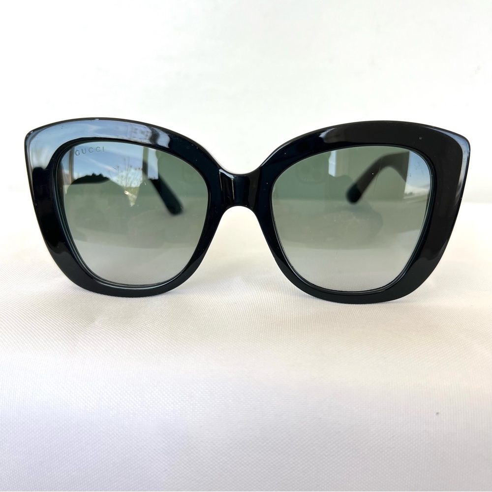 GUCCI Italy GG0327 S Cat Eye Gray Gradient Lens Black Frame Gold Logo Sunglasses - Picture 8 of 16